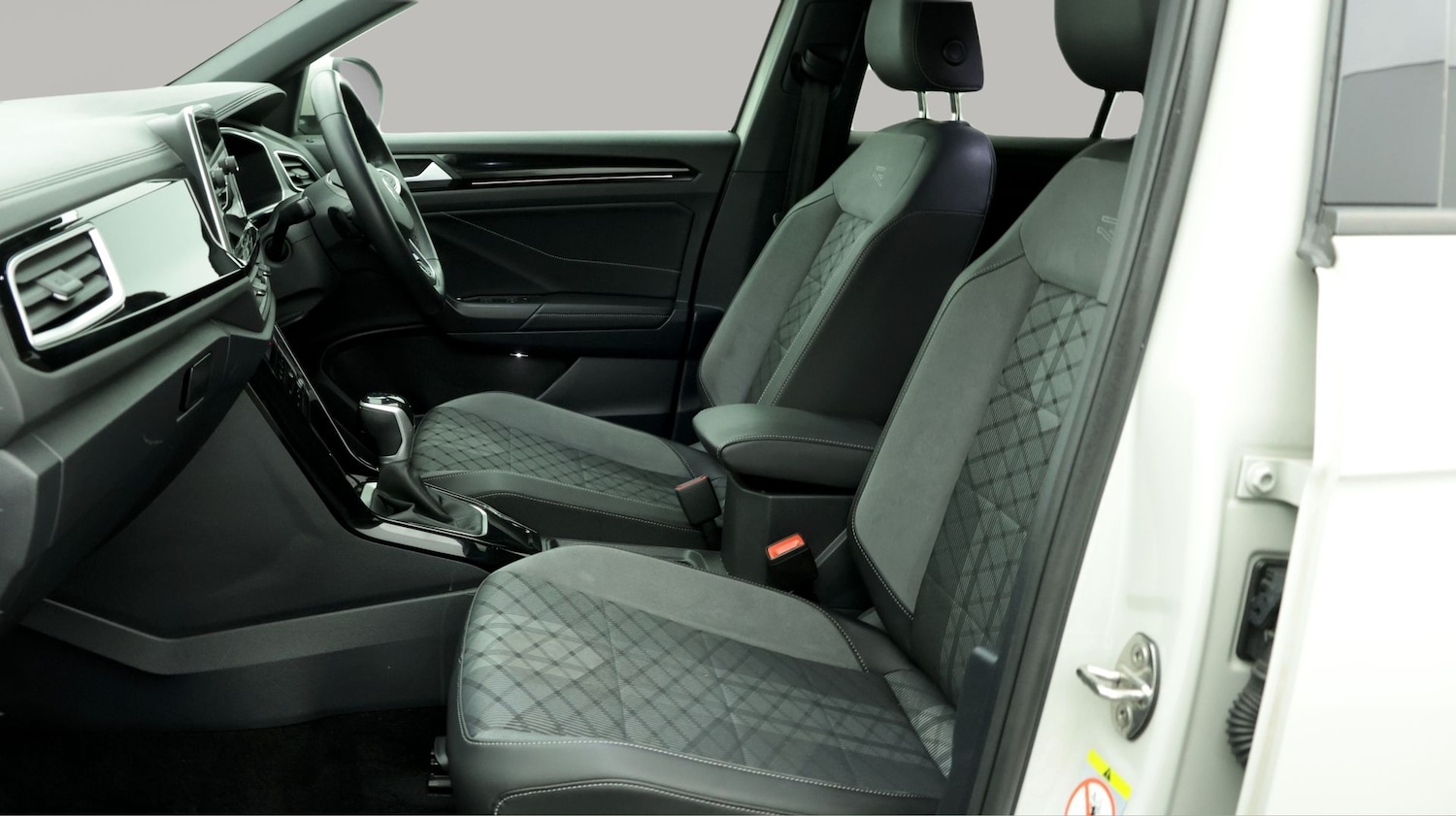 Used Volkswagen T-Roc 2024 for sale - 78033587: Photo 14