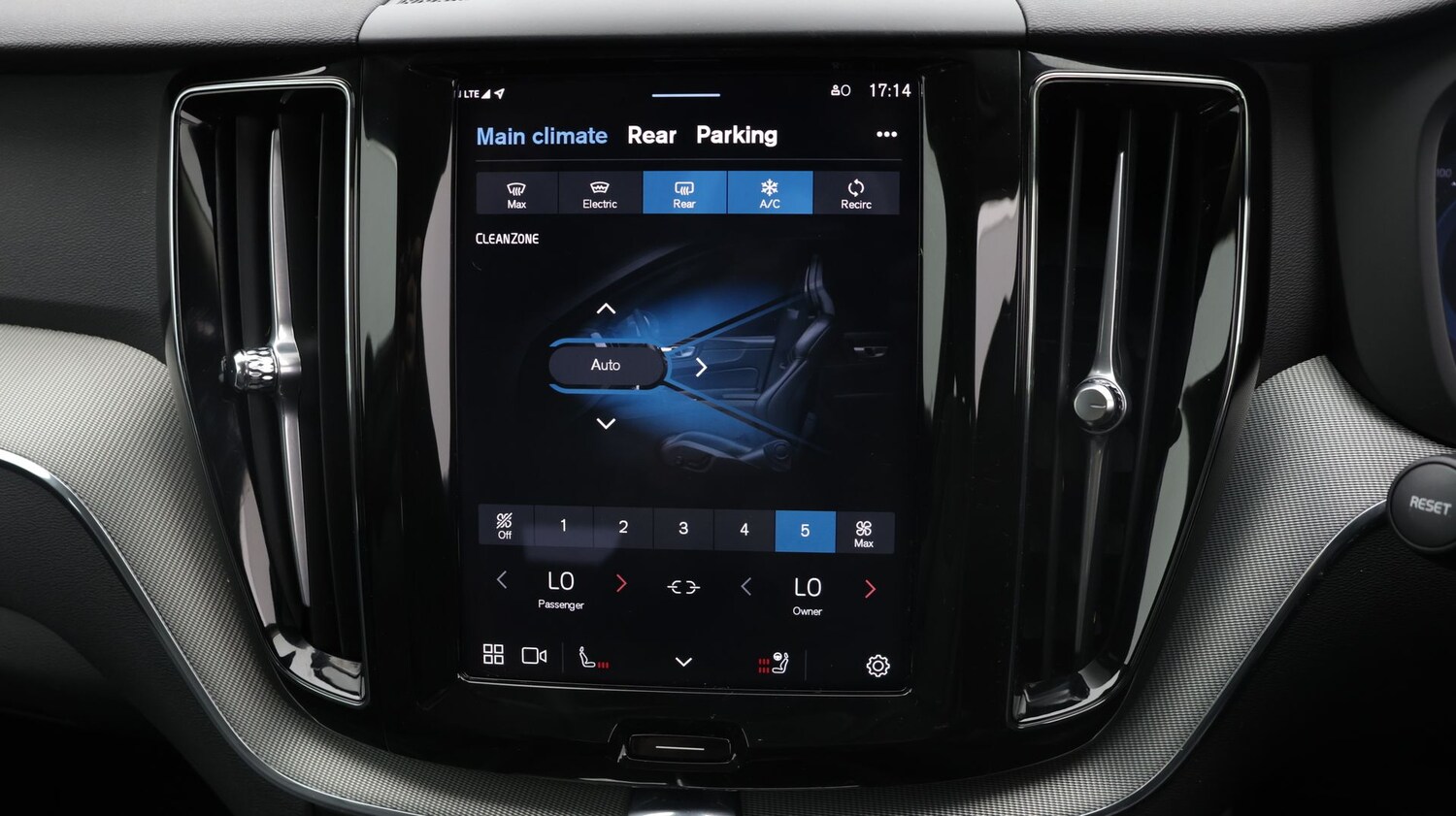 Used Volvo XC60 for sale - 77573692: Photo 12