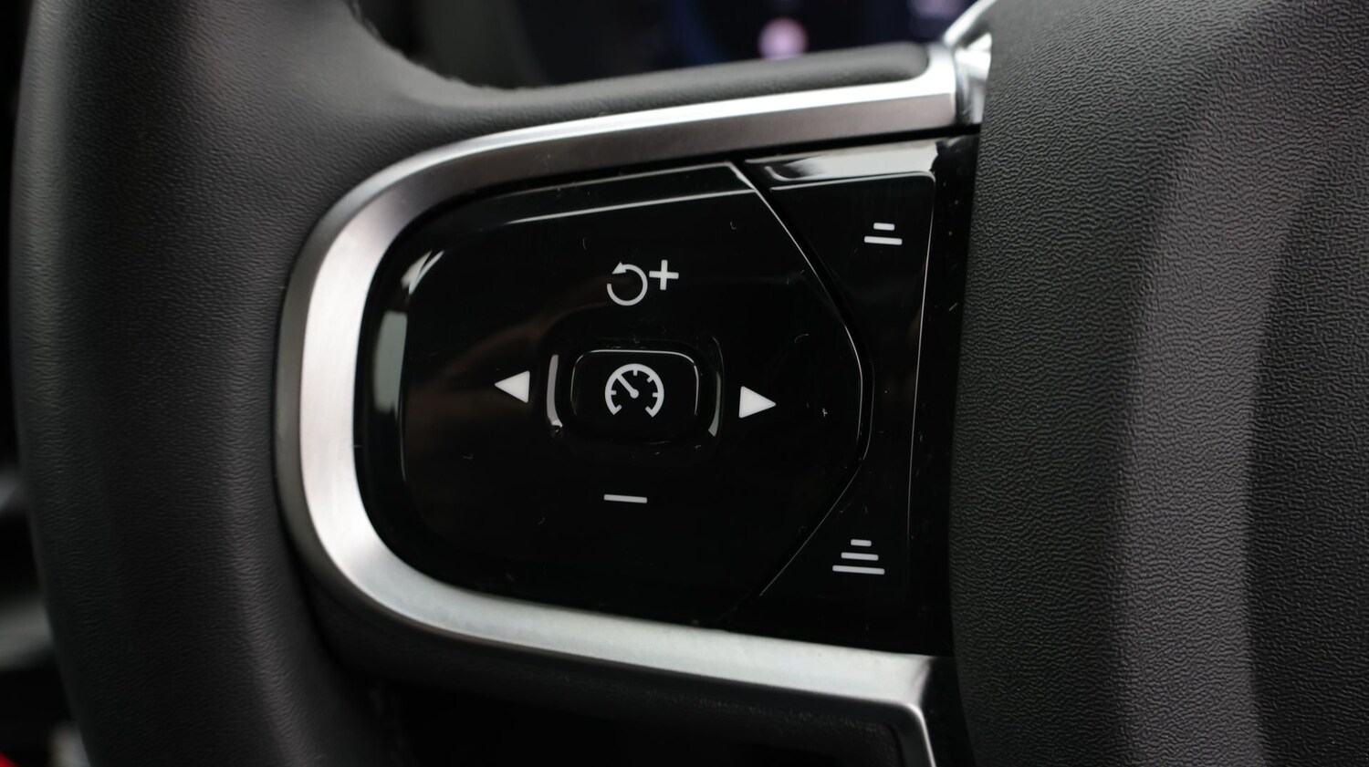 Used Volvo XC60 for sale - 77573692: Photo 25