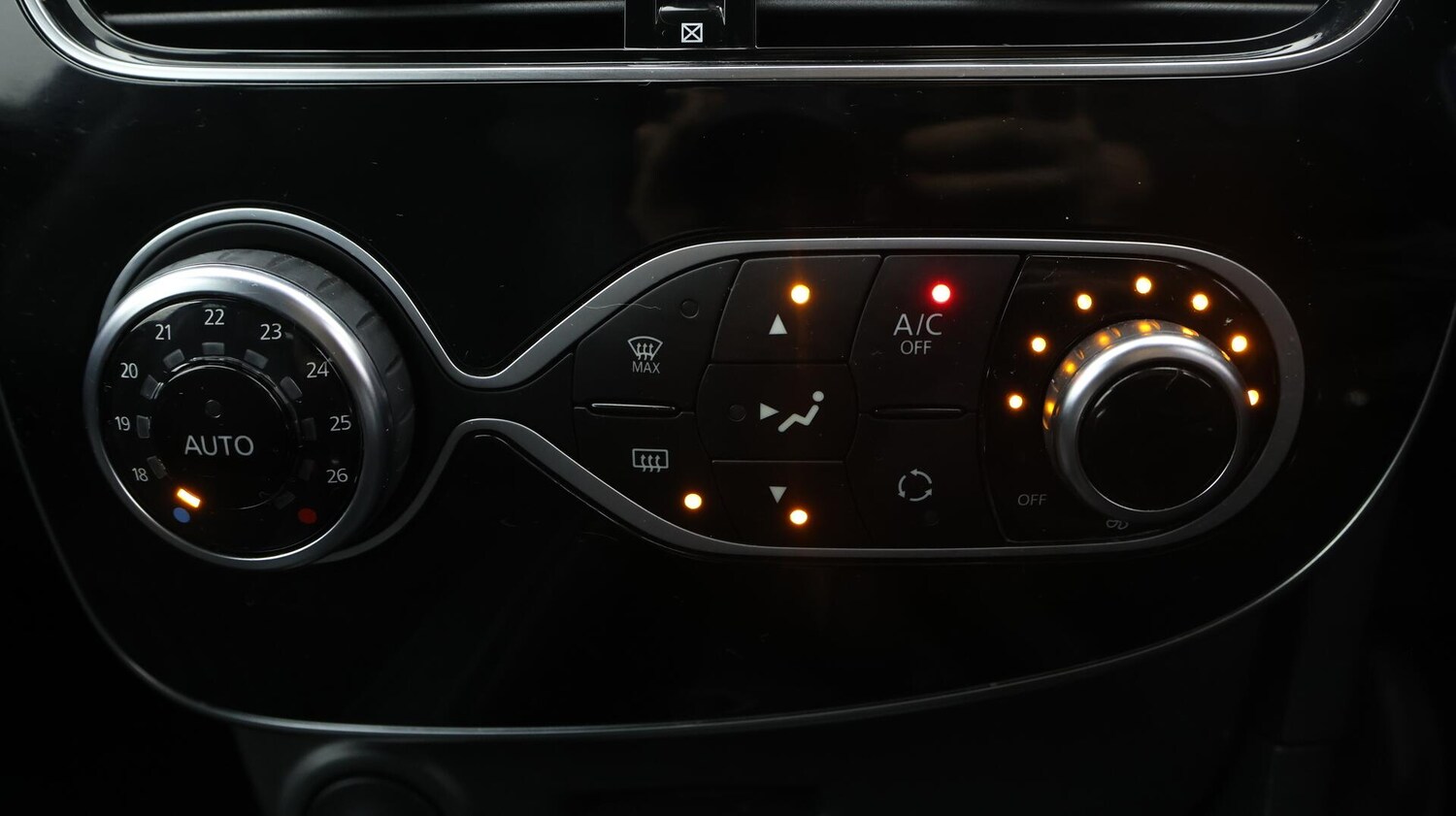 Used Renault Clio 2019 for sale - 76284340: Photo 13