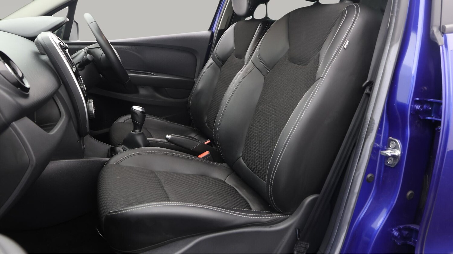 Used Renault Clio 2019 for sale - 76284340: Photo 15