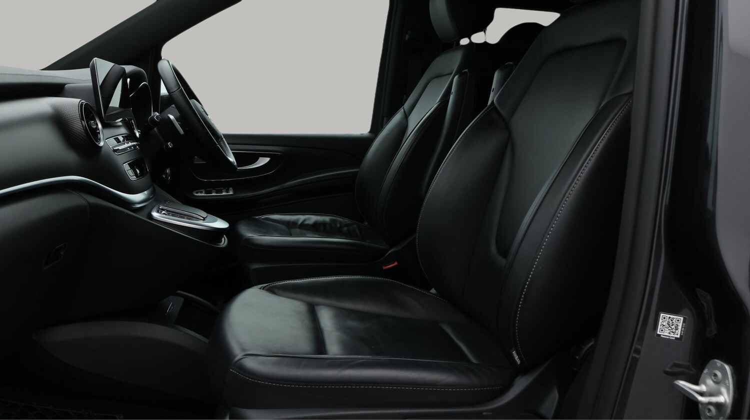 Used Mercedes-Benz V-Class 2023 for sale - 77837396: Photo 14