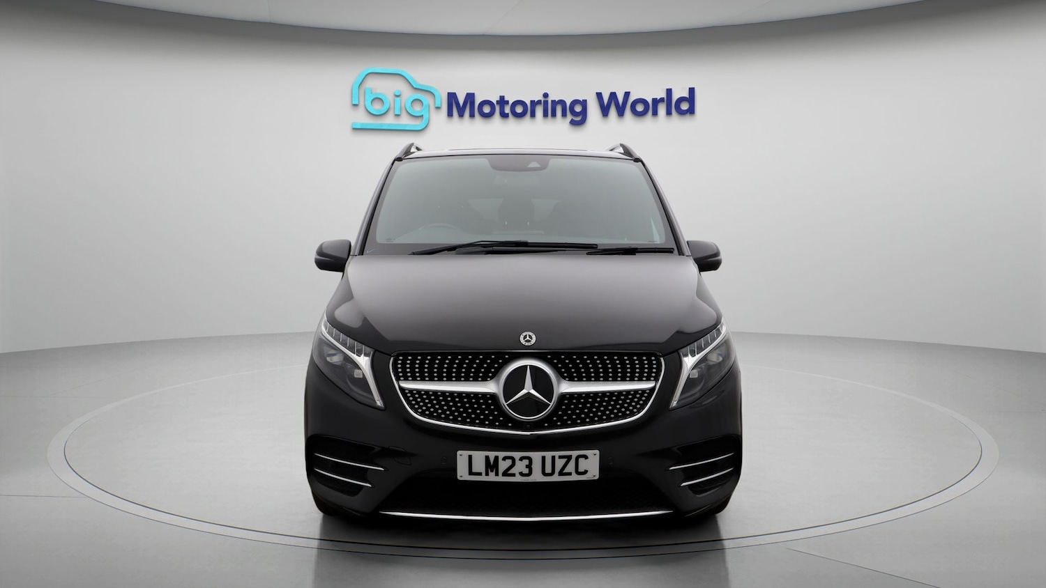 Used Mercedes-Benz V-Class 2023 for sale - 77837396: Photo 2