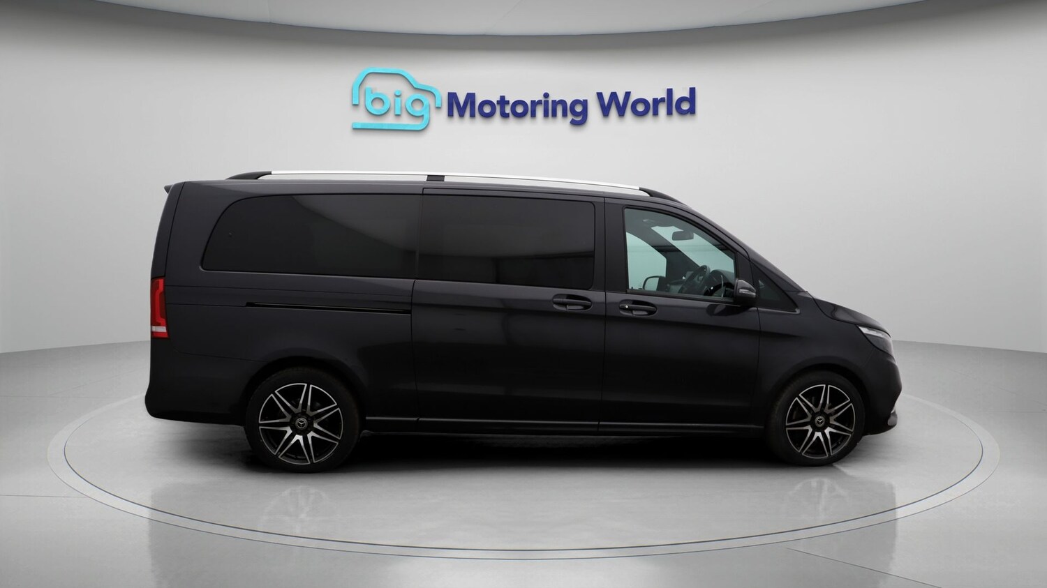 Used Mercedes-Benz V-Class 2023 for sale - 77837396: Photo 8