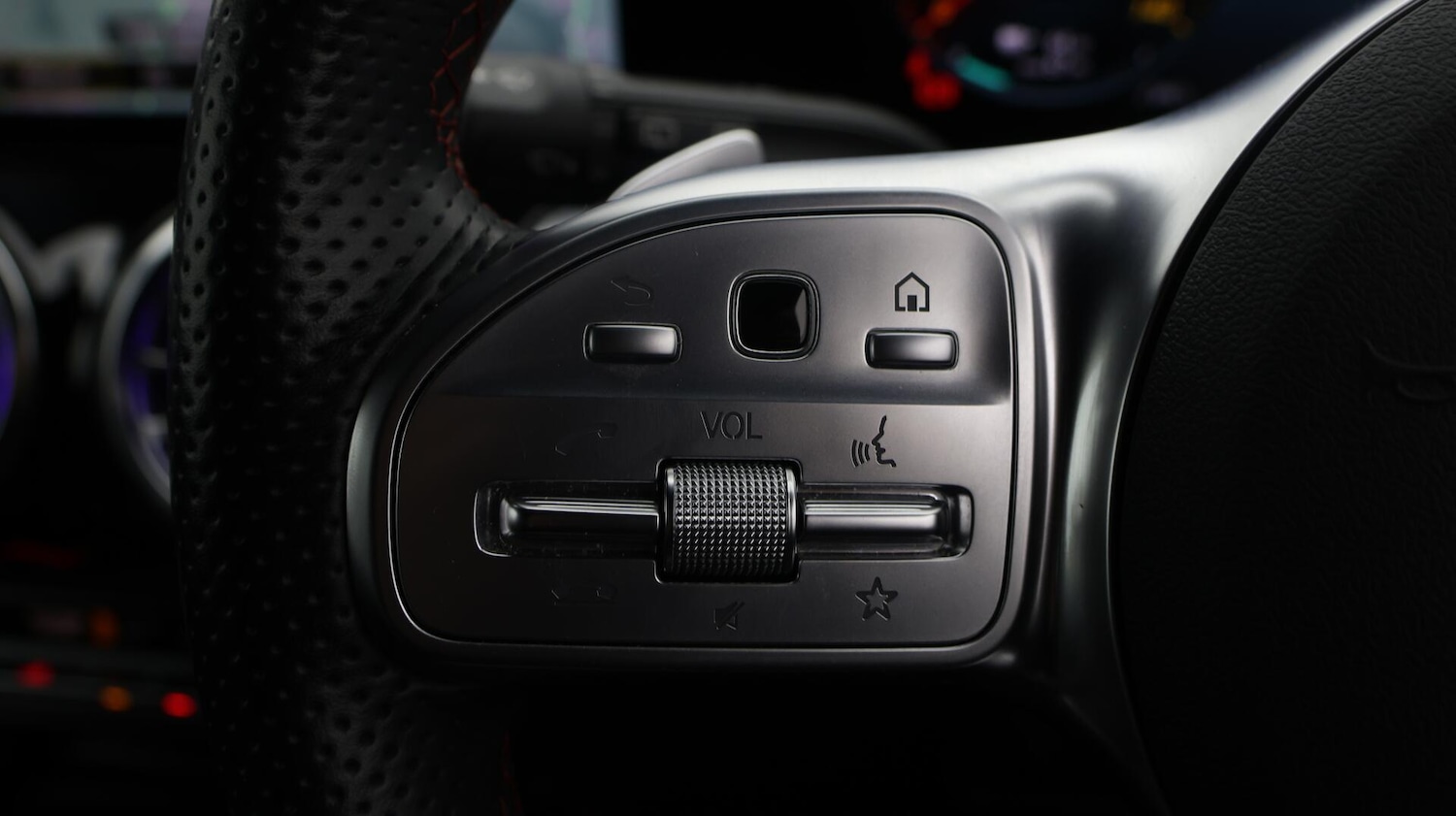 Used Mercedes-Benz EQB 2023 for sale - 76138033: Photo 37
