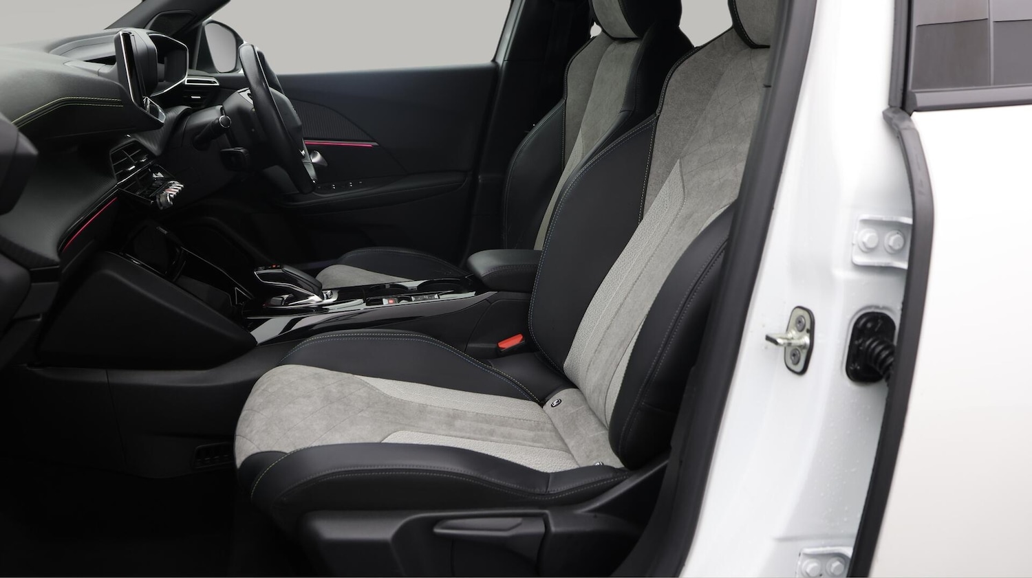 Used Peugeot 2008 2021 for sale - 76499463: Photo 15