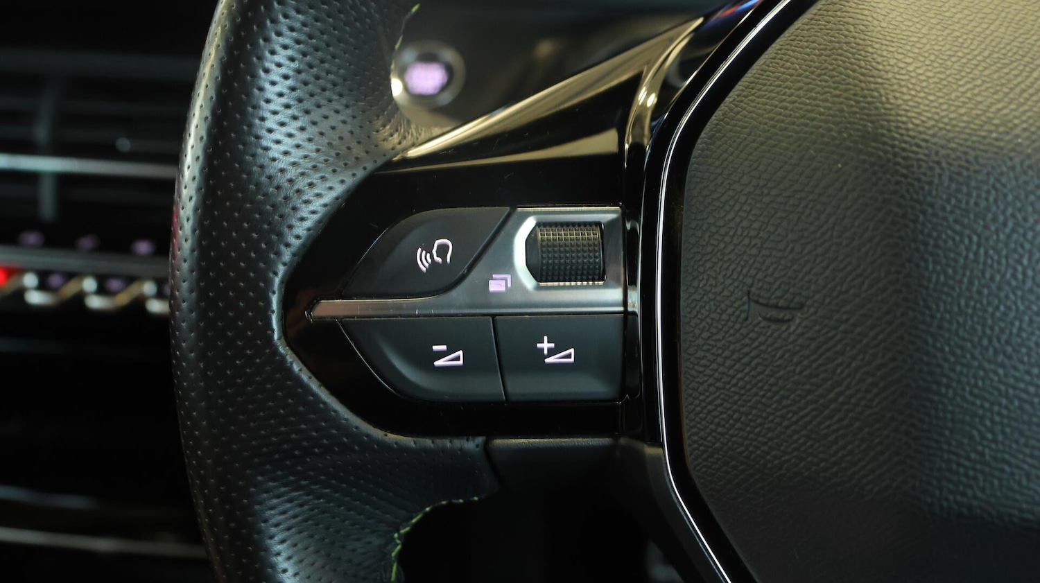 Used Peugeot 2008 2021 for sale - 76499463: Photo 23