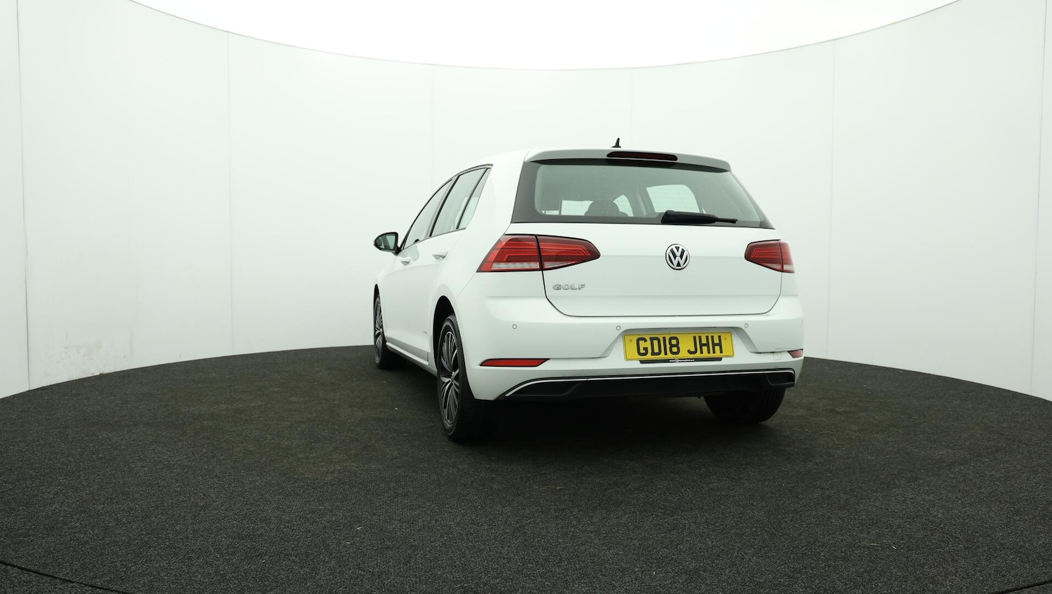 Used Volkswagen Golf 2018 for sale - 76349548: Photo 2