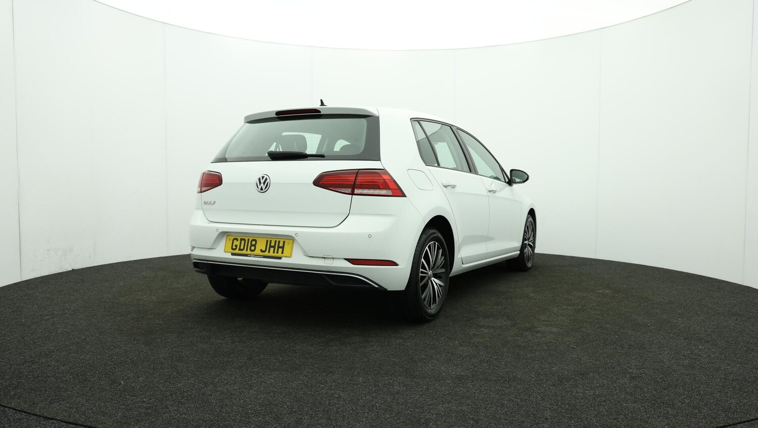 Used Volkswagen Golf 2018 for sale - 76349548: Photo 76
