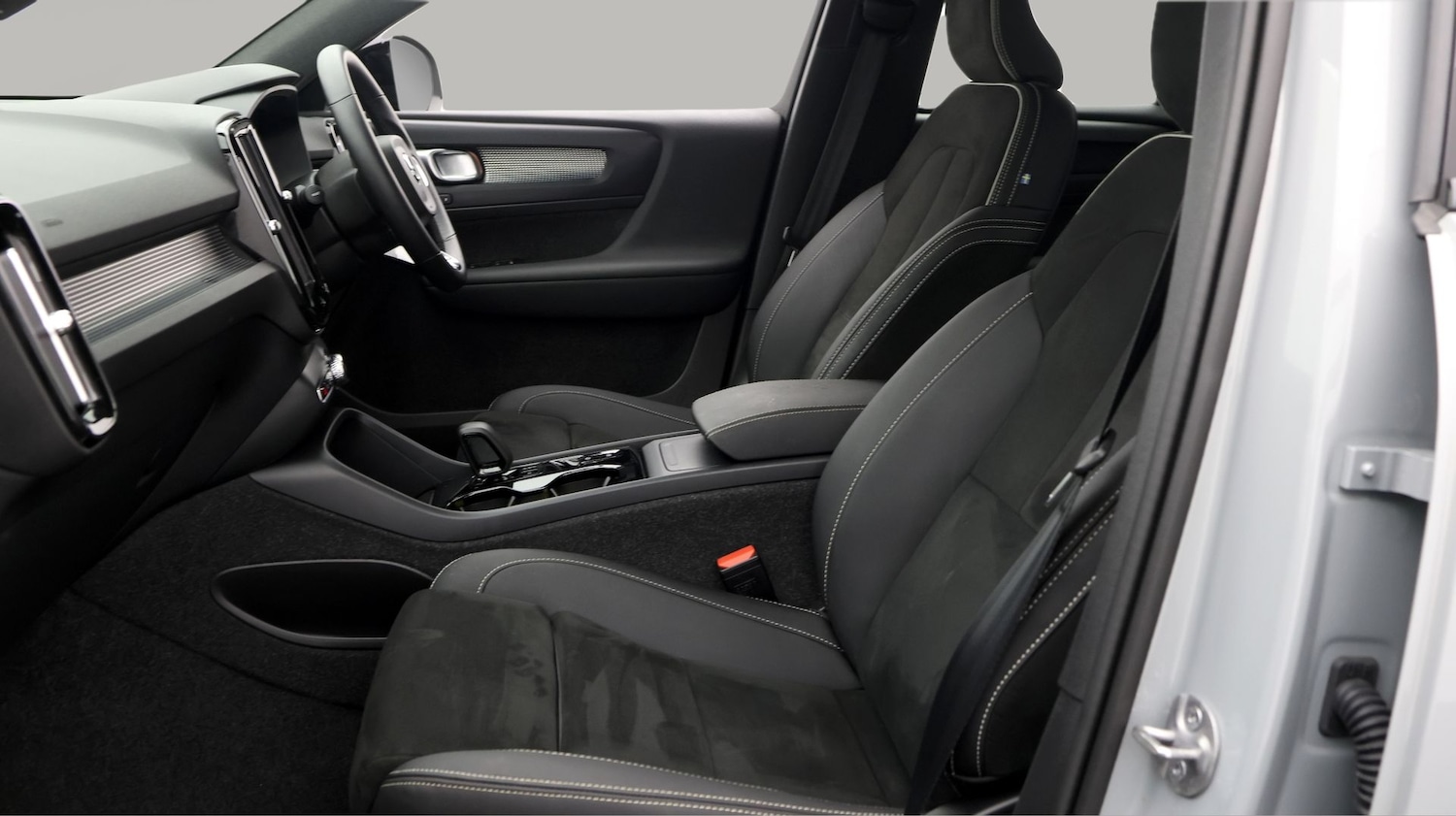 Used Volvo XC40 2025 for sale - 77403794: Photo 14