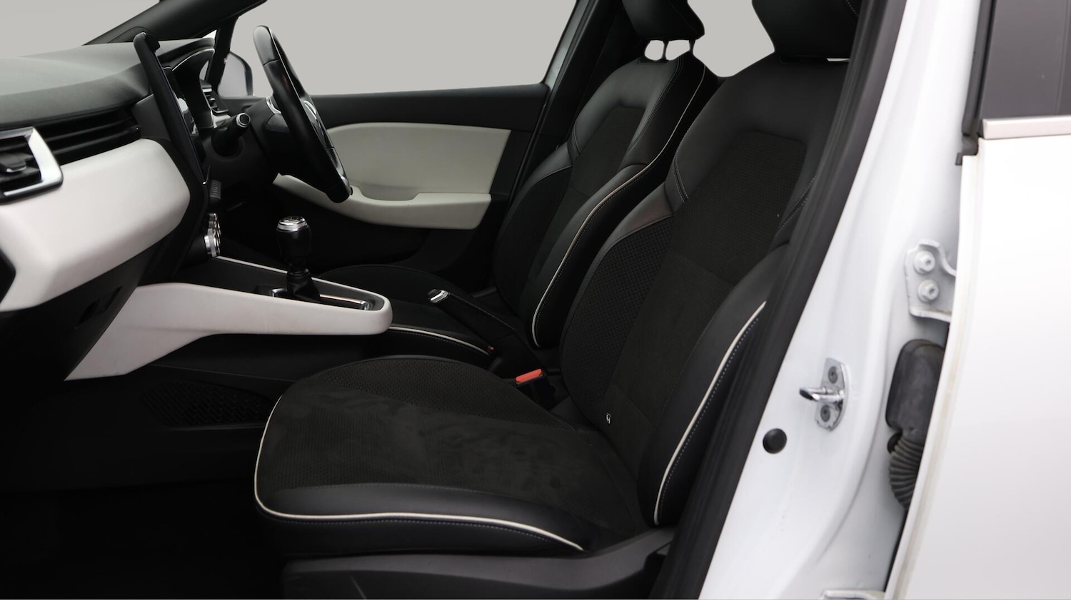 Used Renault Clio 2021 for sale - 76485484: Photo 15