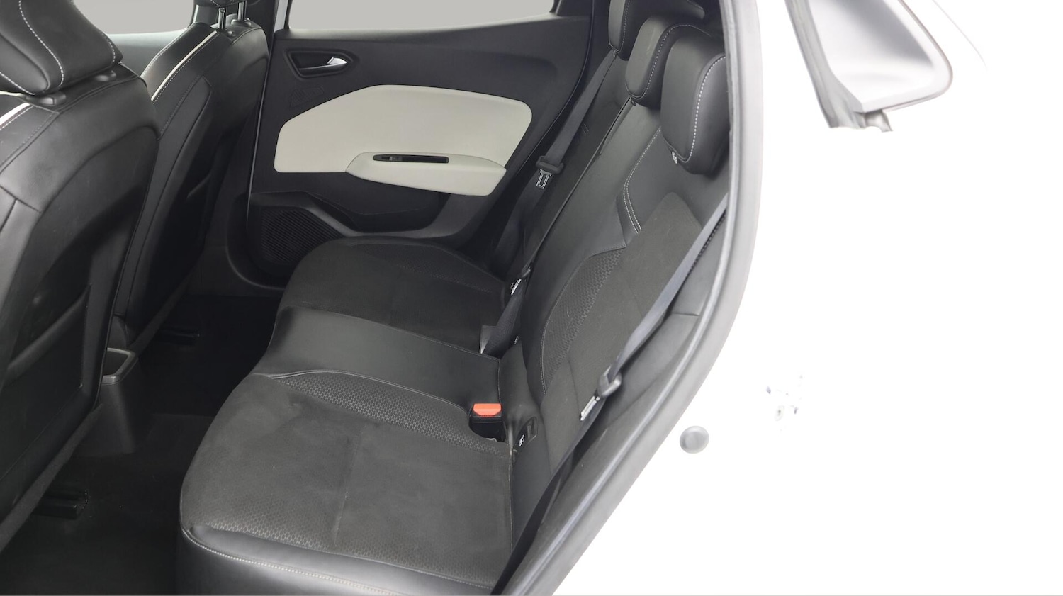 Used Renault Clio 2021 for sale - 76485484: Photo 17