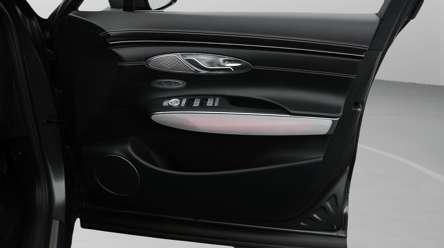 Used Genesis GV70 2023 for sale - 77536316: Photo 15