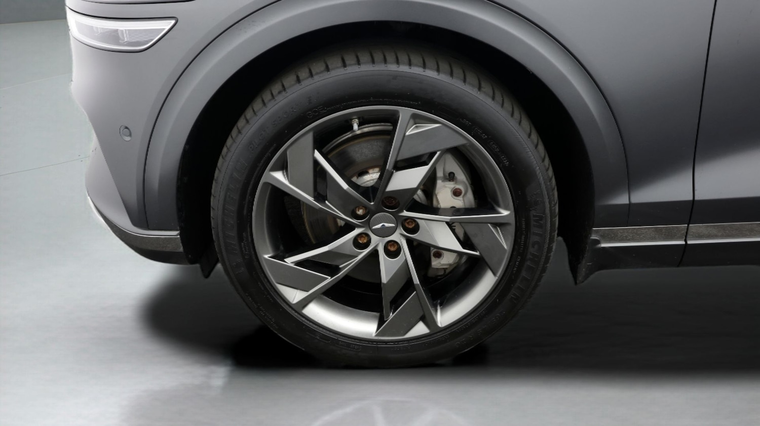 Used Genesis GV70 2023 for sale - 77536316: Photo 18