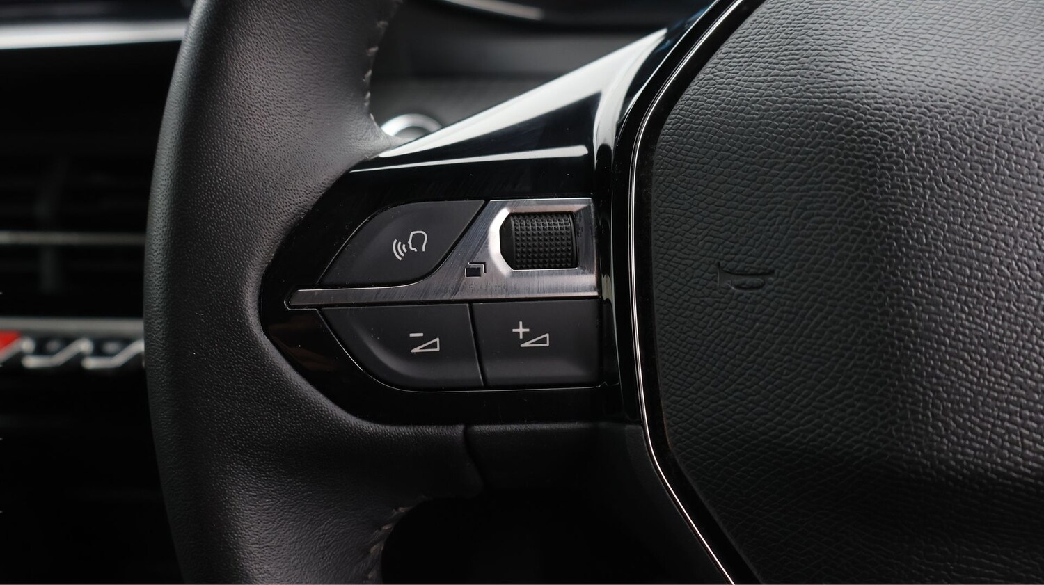 Used Peugeot 2008 2023 for sale - 77475695: Photo 24