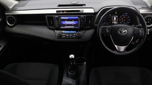 Used Toyota RAV4 2017 for sale - 76270267: Photo 14
