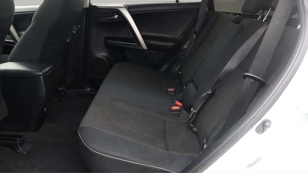 Used Toyota RAV4 2017 for sale - 76270267: Photo 17