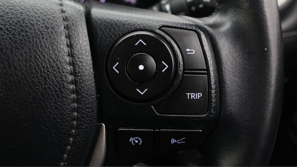 Used Toyota RAV4 2017 for sale - 76270267: Photo 25