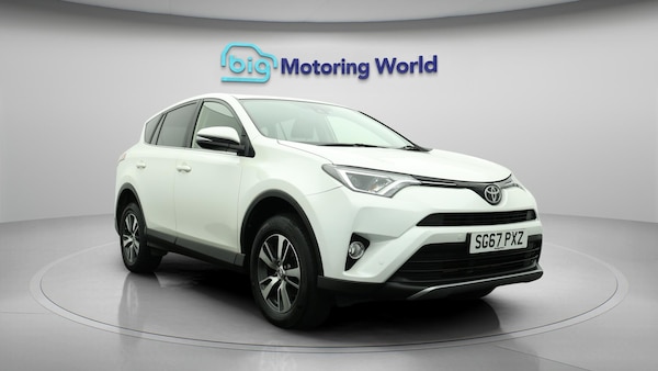 Used Toyota RAV4 2017 for sale - 76270267: Photo 2
