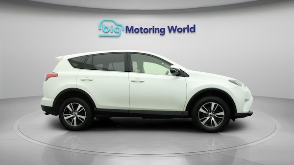 Used Toyota RAV4 2017 for sale - 76270267: Photo 9