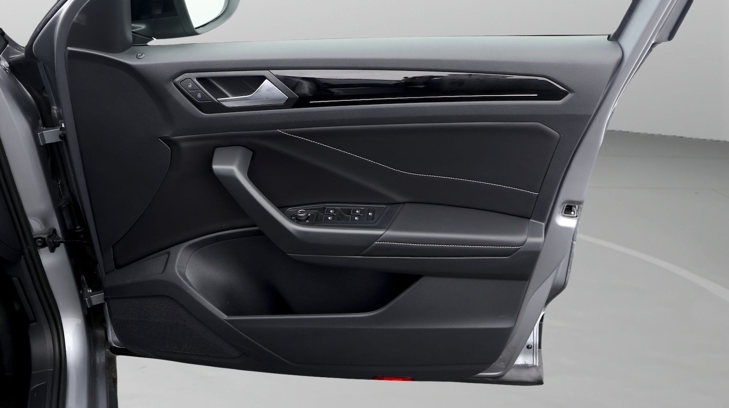 Used Volkswagen T-Roc 2024 for sale - 77181894: Photo 15