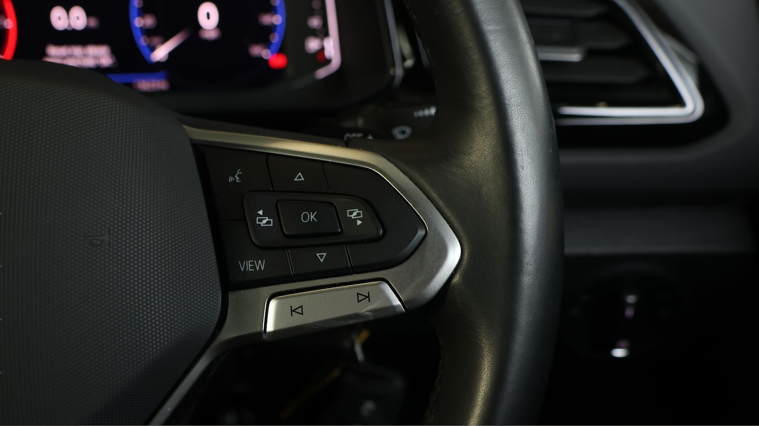 Used Volkswagen T-Roc 2024 for sale - 77181894: Photo 22