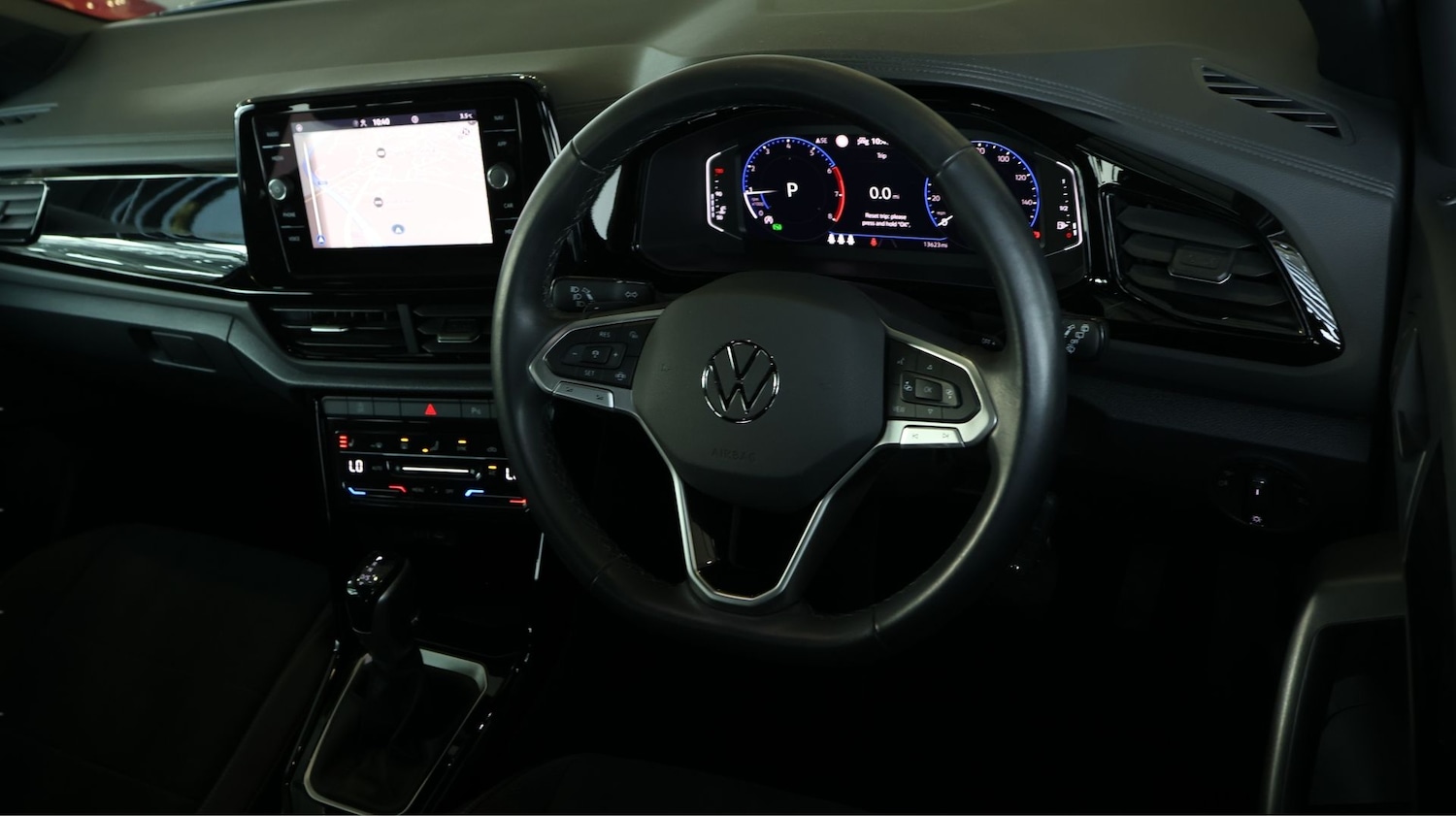 Used Volkswagen T-Roc 2024 for sale - 77181894: Photo 9