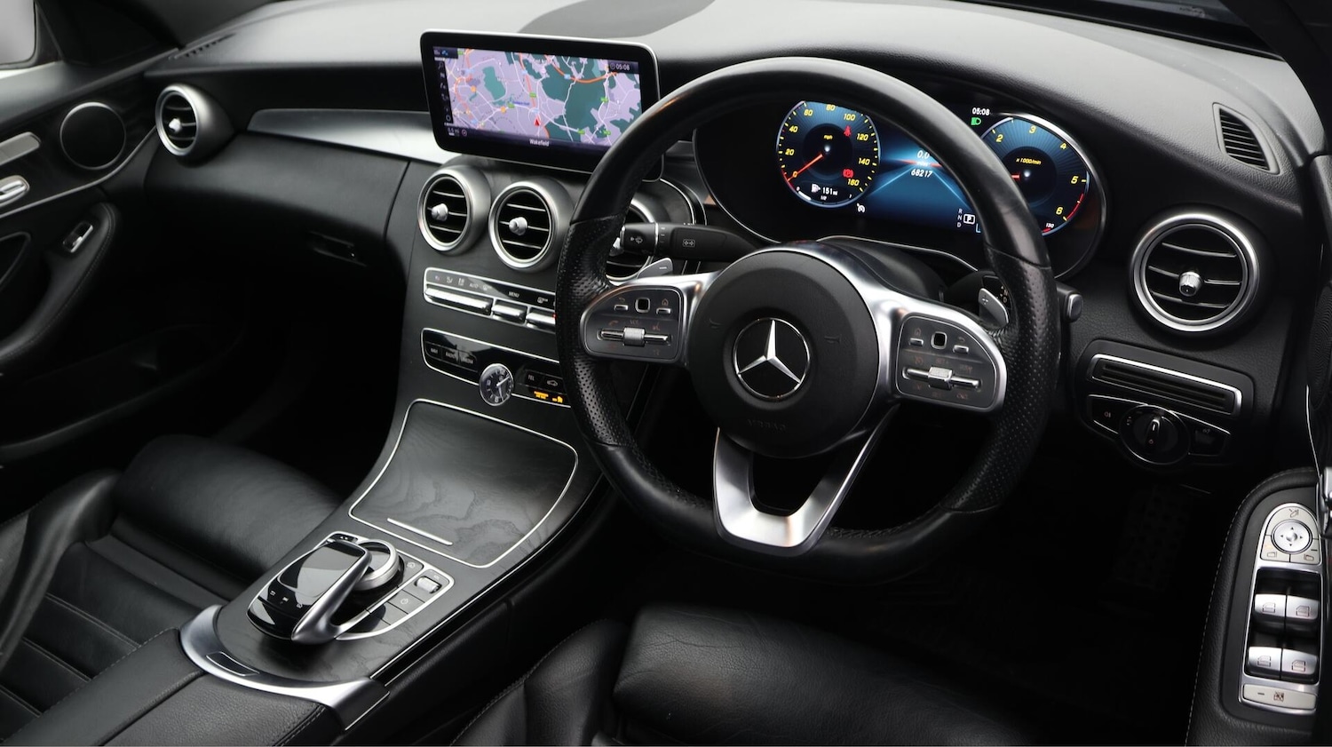 Used Mercedes-Benz C Class 2020 for sale - 76752739: Photo 10