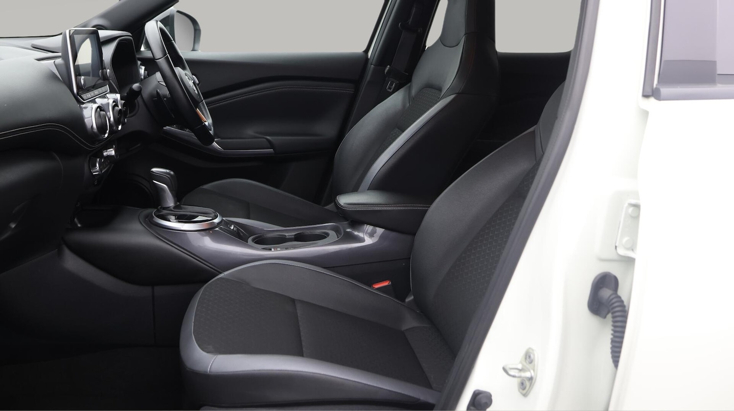 Used Nissan Juke 2023 for sale - 76381041: Photo 15