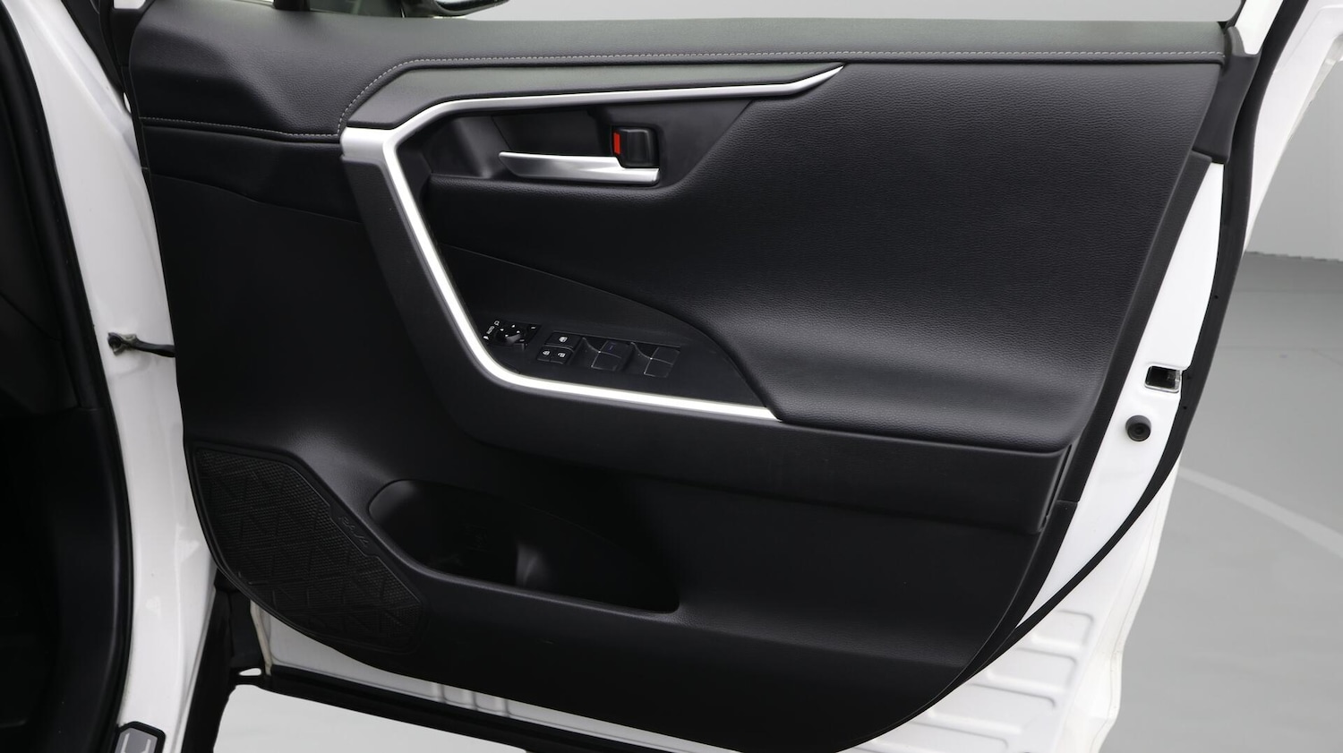 Used Toyota RAV4 2021 for sale - 76572460: Photo 16