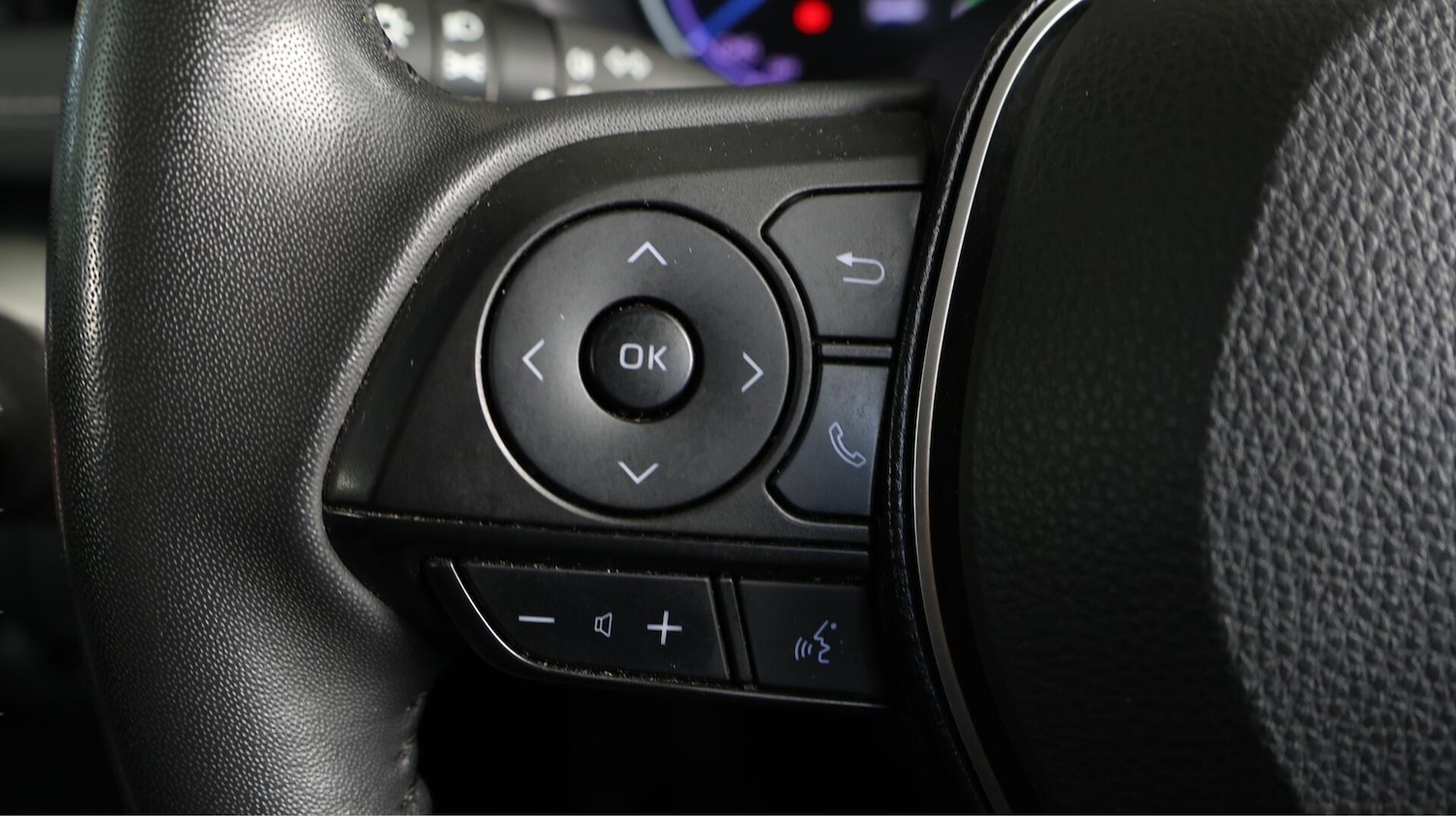 Used Toyota RAV4 2021 for sale - 76572460: Photo 24