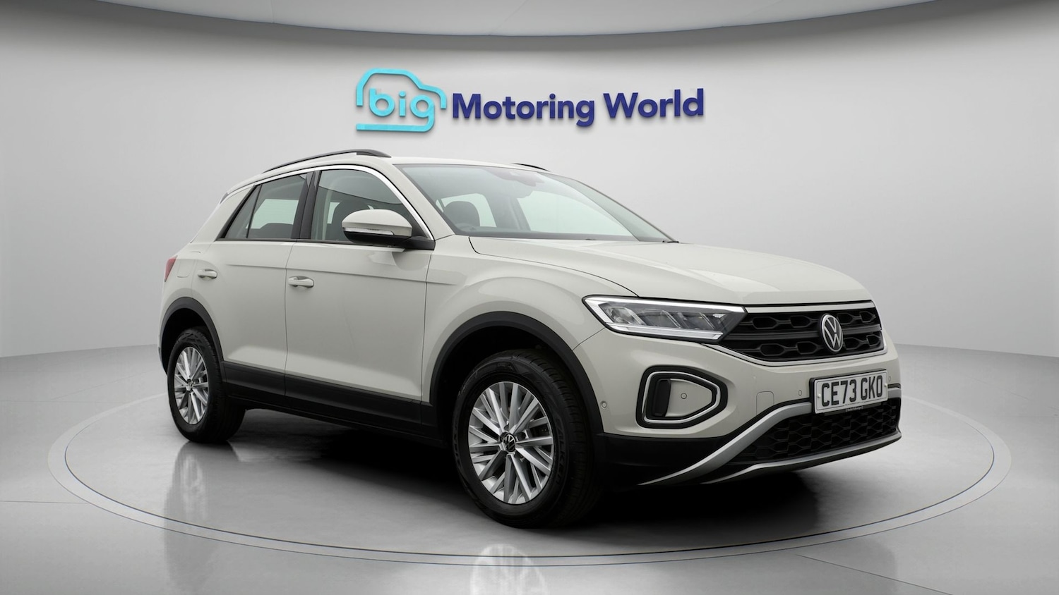 Used Volkswagen T-Roc 2023 for sale - 78202201: Photo 1