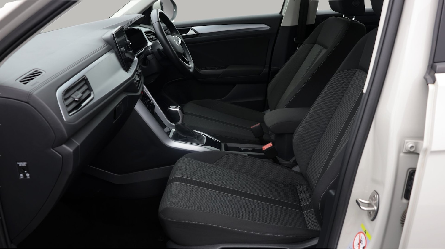 Used Volkswagen T-Roc 2023 for sale - 78202201: Photo 14