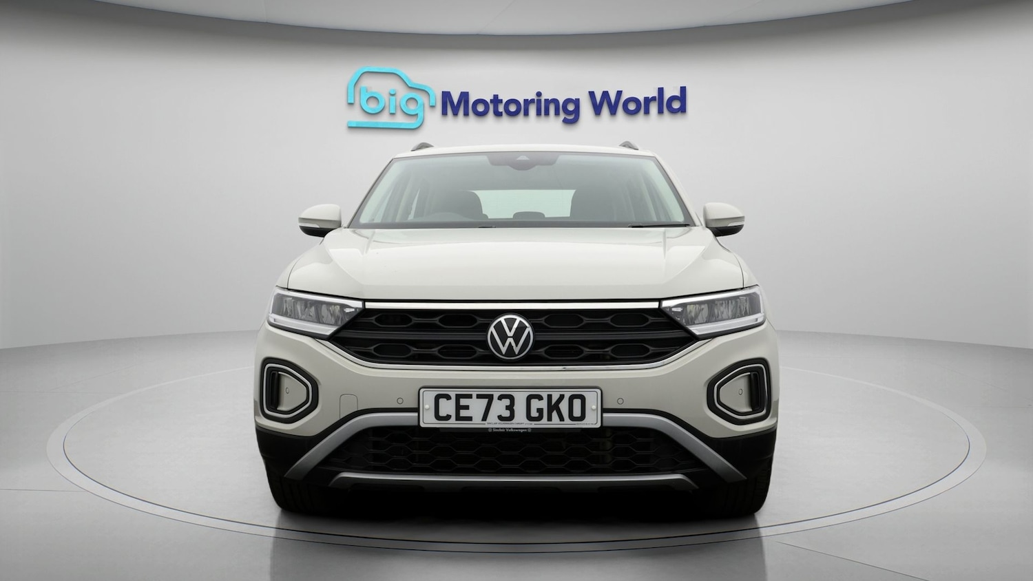 Used Volkswagen T-Roc 2023 for sale - 78202201: Photo 2