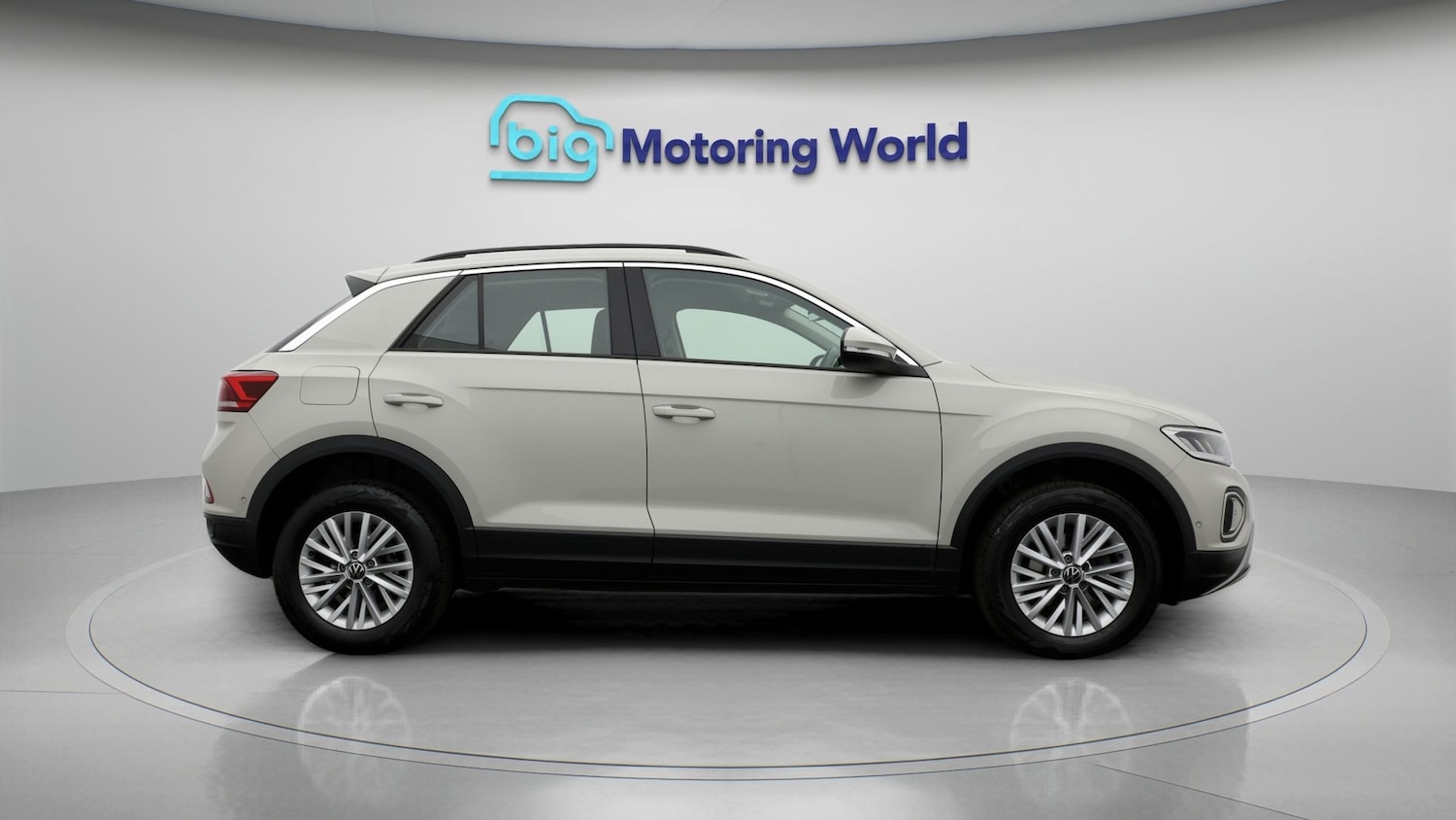 Used Volkswagen T-Roc 2023 for sale - 78202201: Photo 8