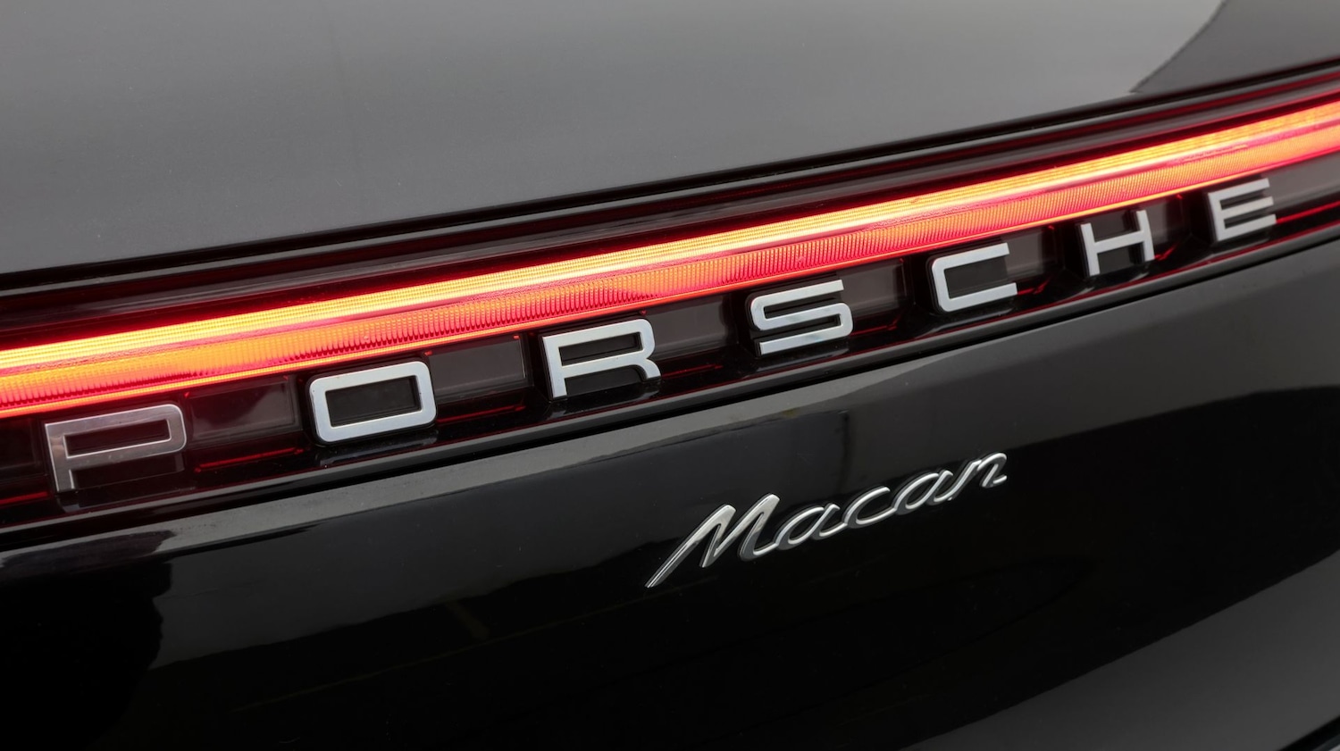 Used Porsche Macan 2023 for sale - 77891719: Photo 21