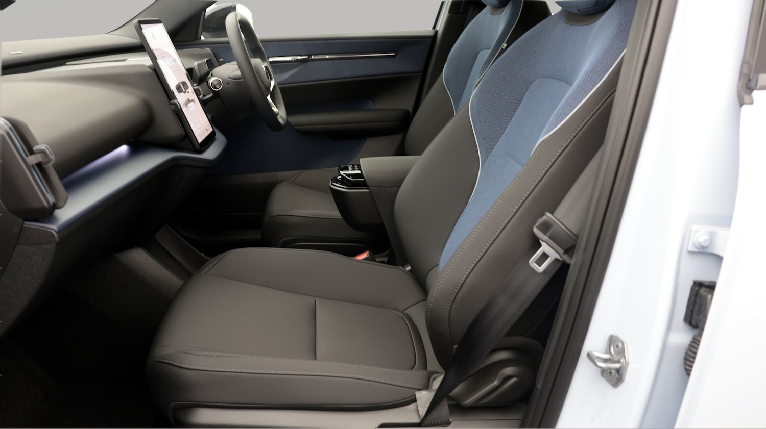 Used Volvo EX30 2025 for sale - 77610466: Photo 14