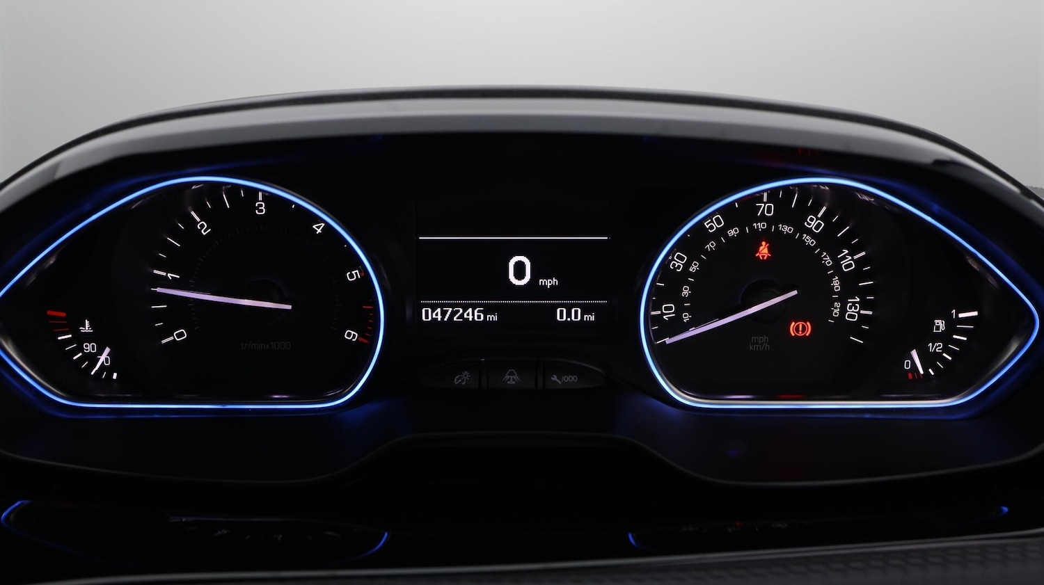 Used Peugeot 2008 2017 for sale - 76585025: Photo 11