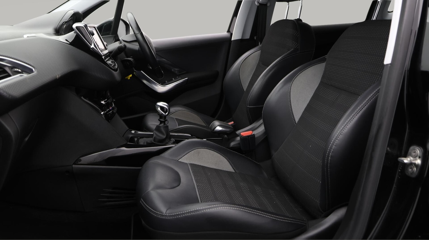 Used Peugeot 2008 2017 for sale - 76585025: Photo 15