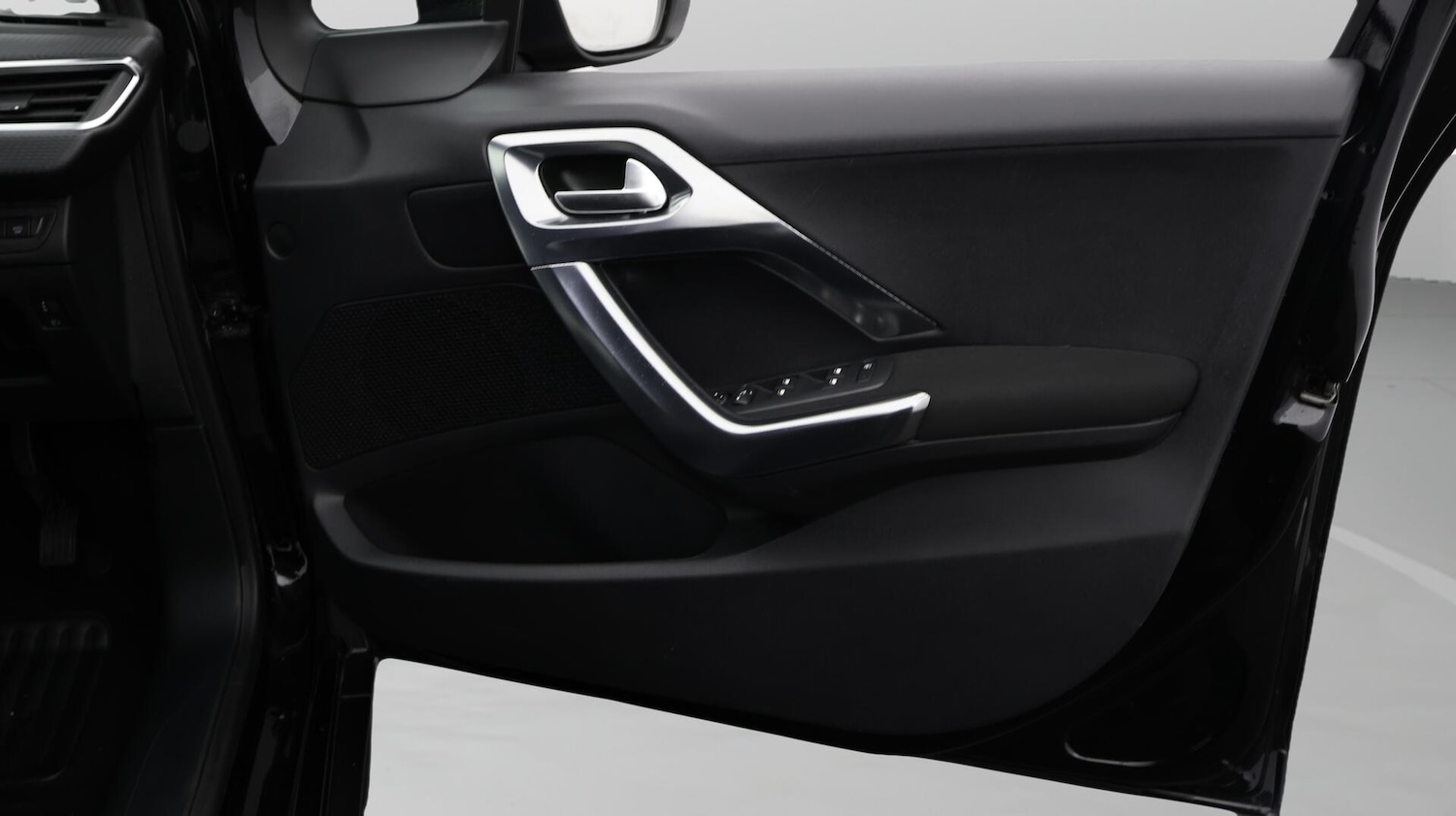 Used Peugeot 2008 2017 for sale - 76585025: Photo 16