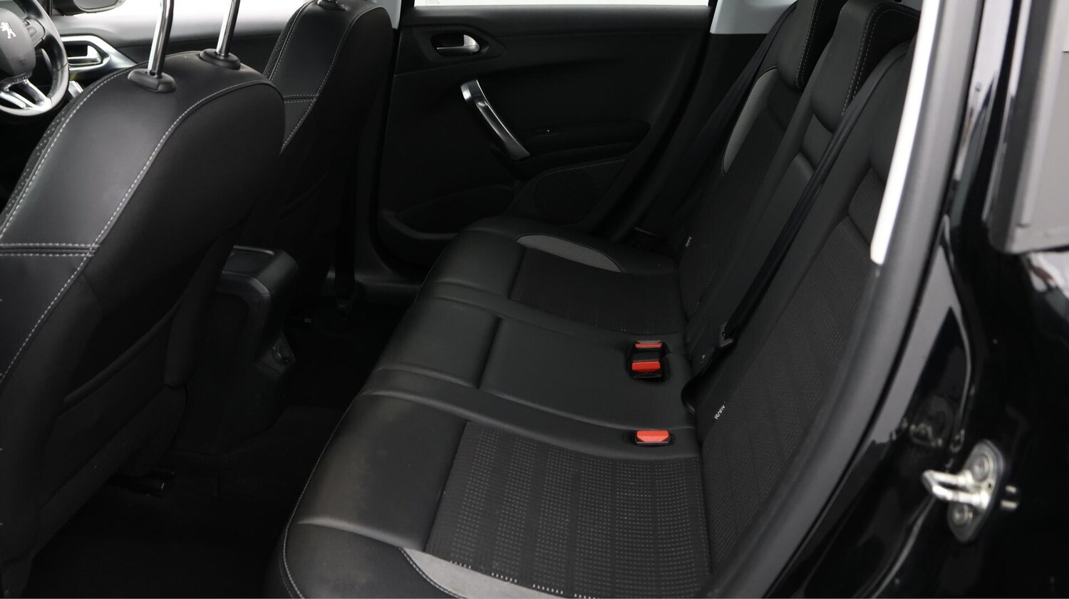 Used Peugeot 2008 2017 for sale - 76585025: Photo 17