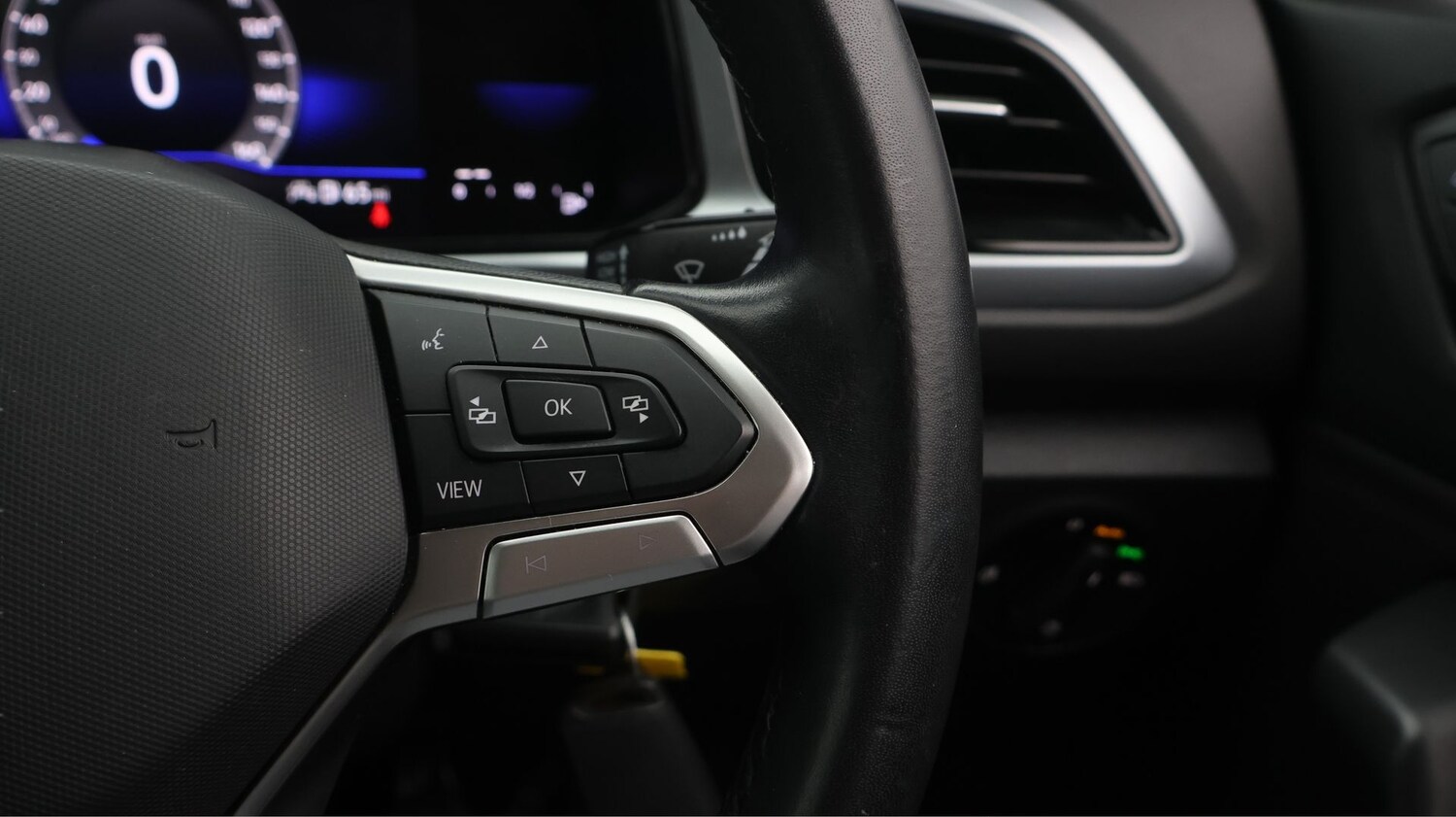 Used Volkswagen T-Roc for sale - 77336882: Photo 22