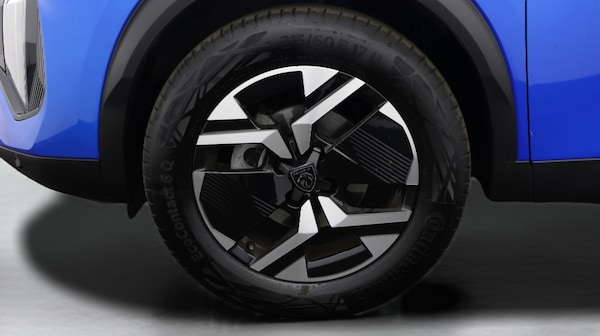 Used Peugeot 2008 2024 for sale - 75657282: Photo 29