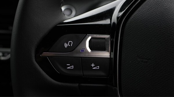 Used Peugeot 2008 2024 for sale - 75657282: Photo 39