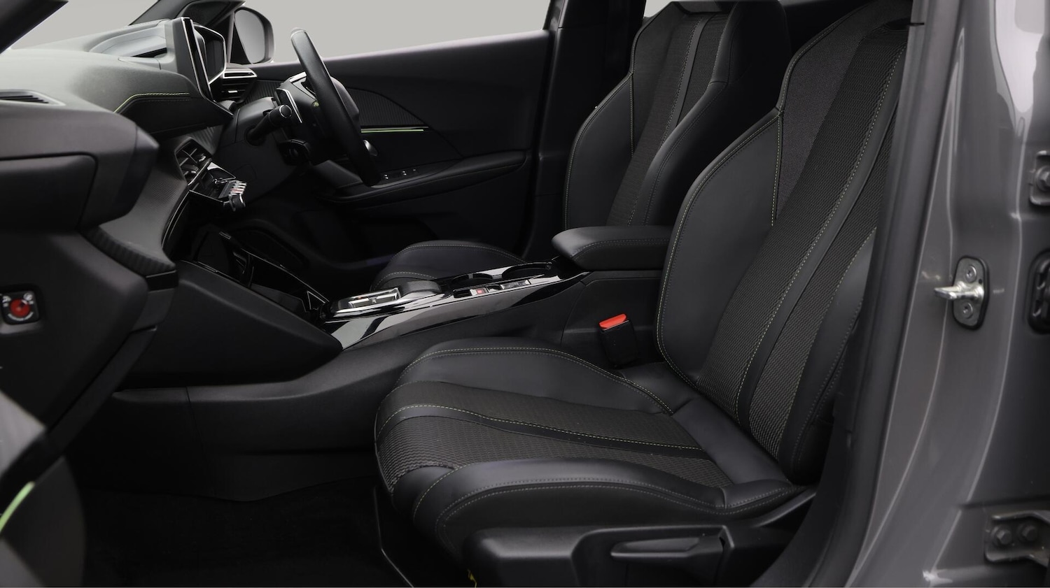 Used Peugeot 2008 2023 for sale - 76645623: Photo 15