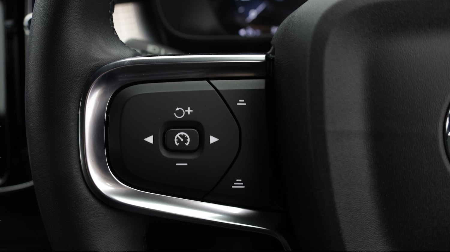 Used Volvo XC40 2023 for sale - 78202199: Photo 21