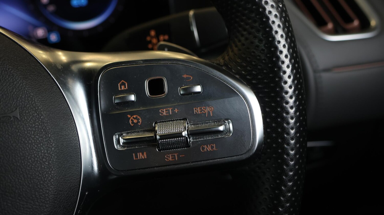 Used Mercedes-Benz EQC 2022 for sale - 76381036: Photo 25