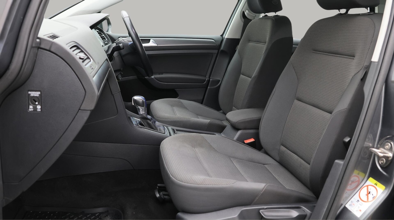 Used Volkswagen Golf 2019 for sale - 76380480: Photo 14