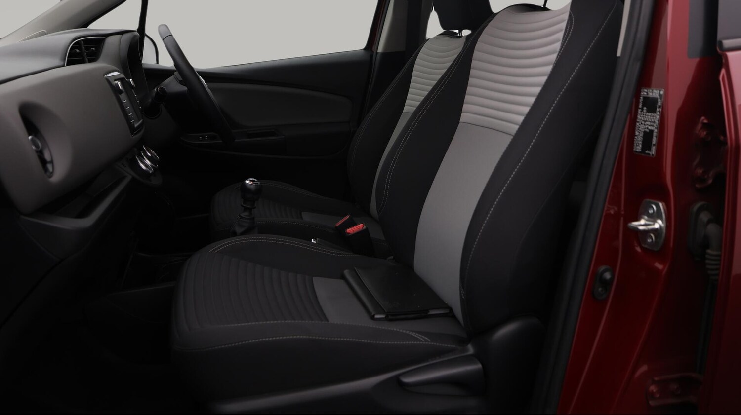 Used Toyota Yaris 2019 for sale - 76381037: Photo 14