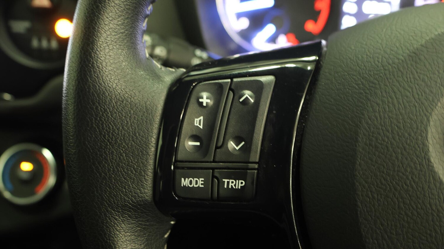 Used Toyota Yaris 2019 for sale - 76381037: Photo 22